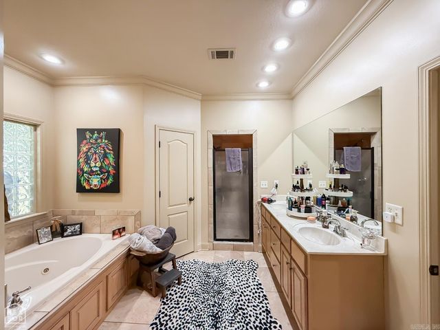 4717 Lochmoor Circle, Jonesboro, AR 72405