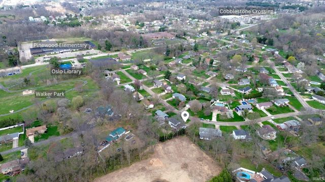 1207 Briarwood Drive, Elkhart, IN 46514