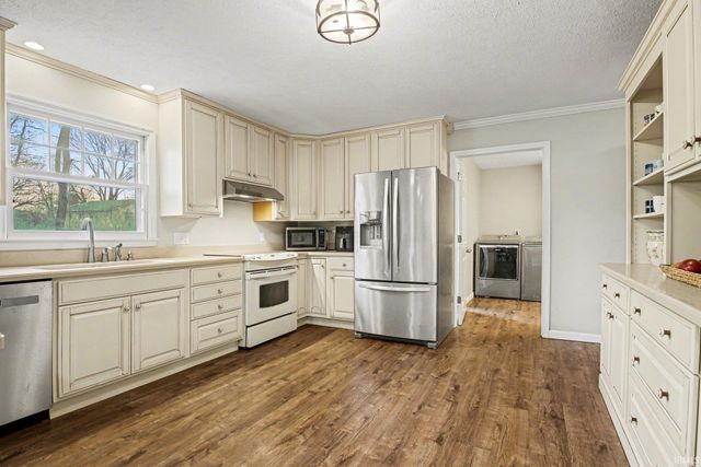 1207 Briarwood Drive, Elkhart, IN 46514