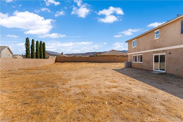 42570 72nd Street W, Lancaster, CA 93536