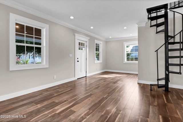 910 Walnut Street, Wilmington, NC 28401