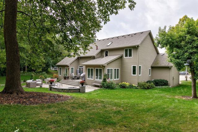 6925 Northglenn Way, Johnston, IA 50131