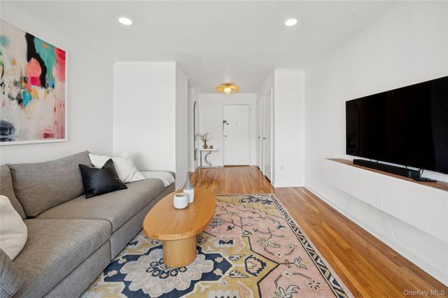 49 Maple Avenue 3A, Hastings-on-hudson, NY 10706