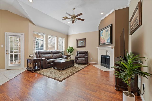 9959 Kemp Forest Drive, Houston, TX 77080