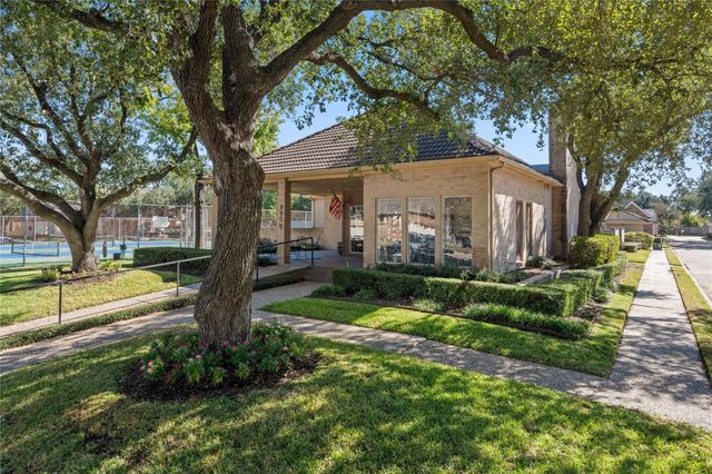 9959 Kemp Forest Drive, Houston, TX 77080