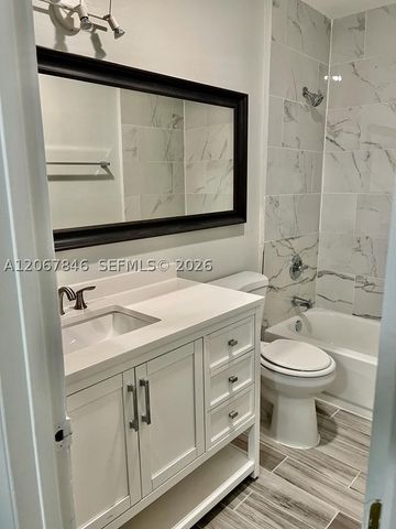 900 SW 113th Ter, Pembroke Pines, FL 33025