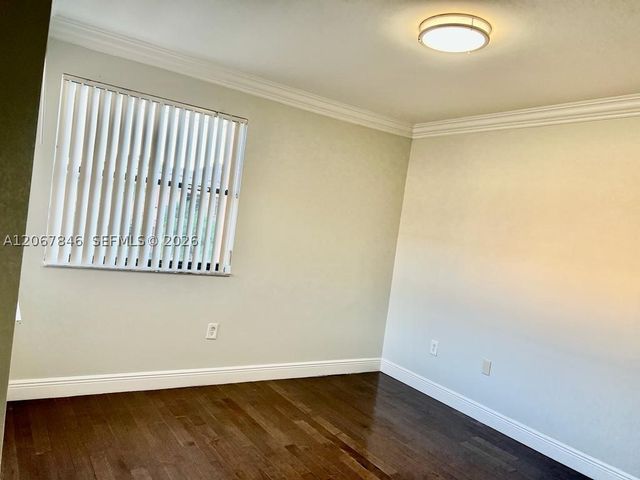 900 SW 113th Ter, Pembroke Pines, FL 33025