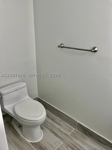 900 SW 113th Ter, Pembroke Pines, FL 33025