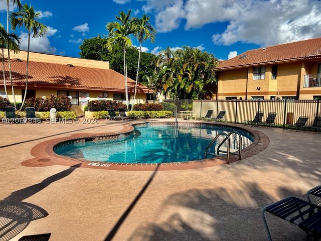 900 SW 113th Ter, Pembroke Pines, FL 33025