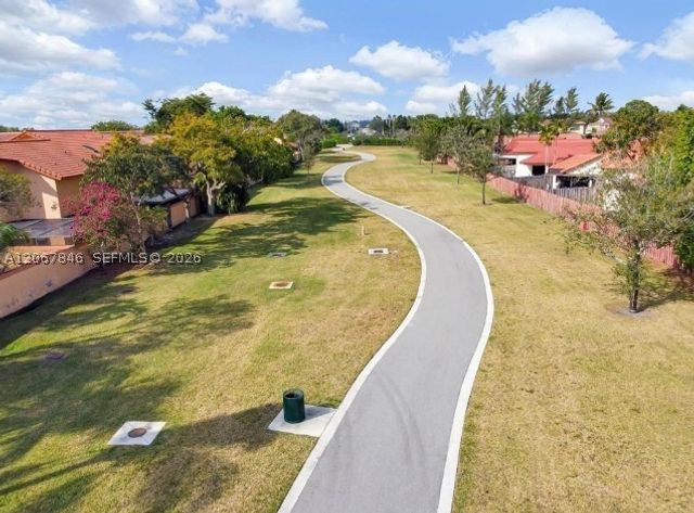 900 SW 113th Ter, Pembroke Pines, FL 33025