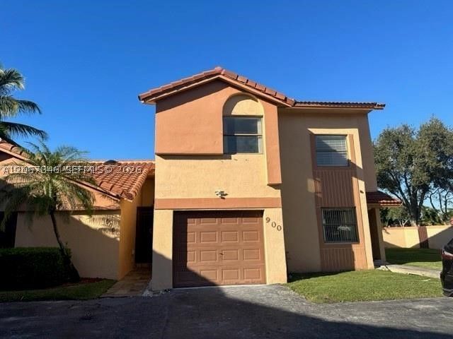 900 SW 113th Ter, Pembroke Pines, FL 33025