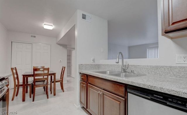7885 West Flamingo Road 1016, Las Vegas, NV 89147