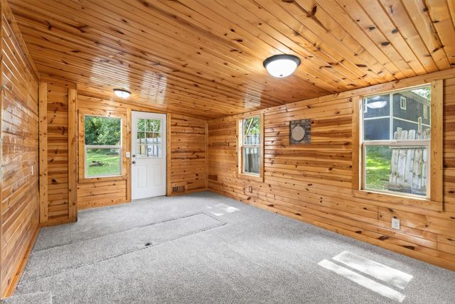 32251 Roanoke Street NW, Cambridge, MN 55008
