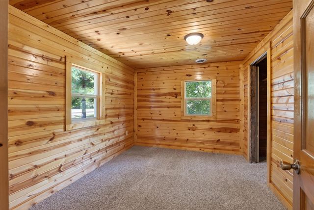 32251 Roanoke Street NW, Cambridge, MN 55008