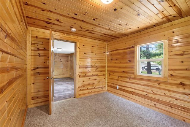 32251 Roanoke Street NW, Cambridge, MN 55008