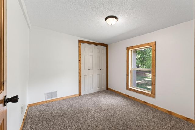 32251 Roanoke Street NW, Cambridge, MN 55008