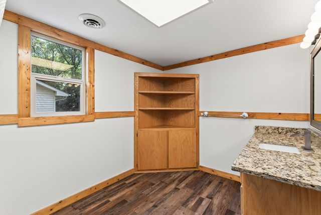 32251 Roanoke Street NW, Cambridge, MN 55008