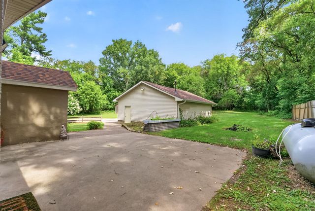 32251 Roanoke Street NW, Cambridge, MN 55008