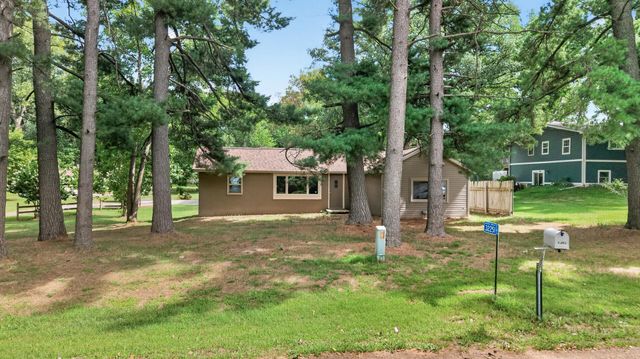 32251 Roanoke Street NW, Cambridge, MN 55008