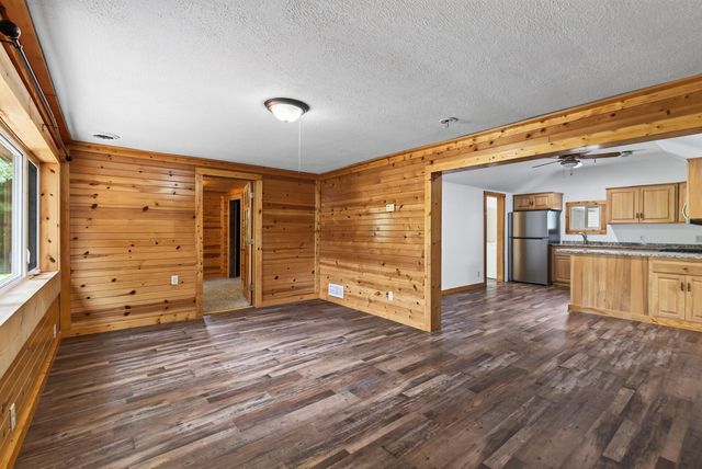 32251 Roanoke Street NW, Cambridge, MN 55008
