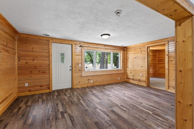 32251 Roanoke Street NW, Cambridge, MN 55008