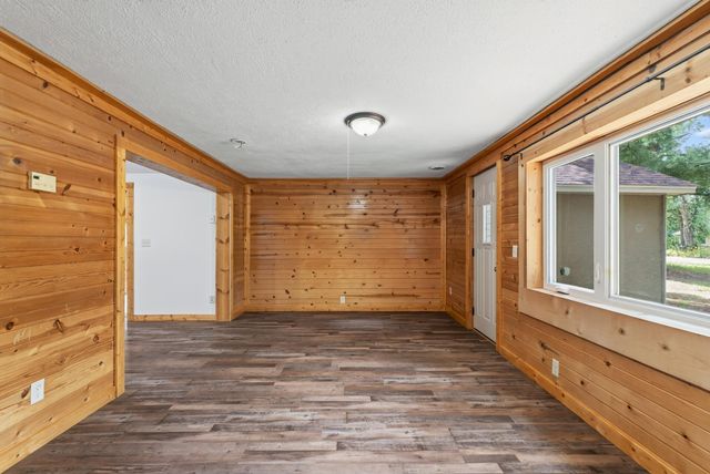 32251 Roanoke Street NW, Cambridge, MN 55008