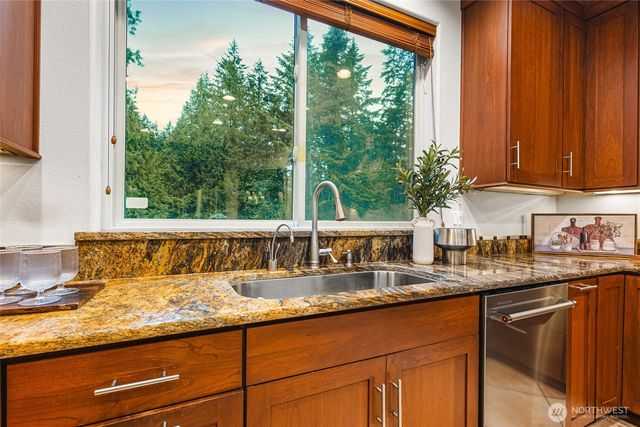 740 9th Avenue, Fox Island, WA 98333