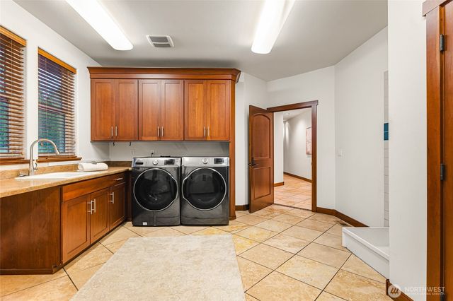 740 9th Avenue, Fox Island, WA 98333
