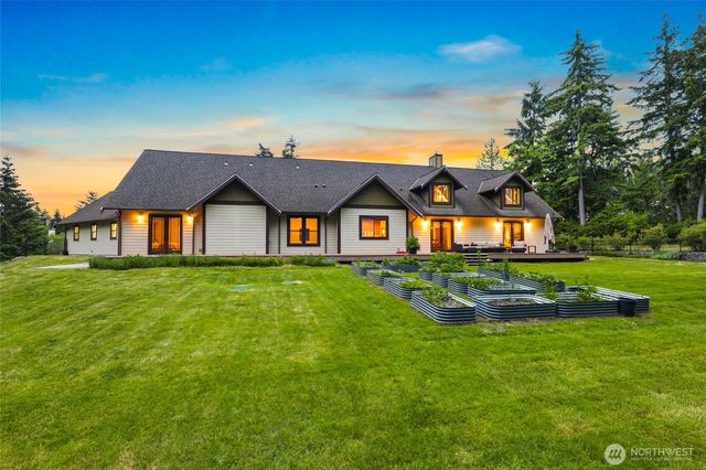 740 9th Avenue, Fox Island, WA 98333