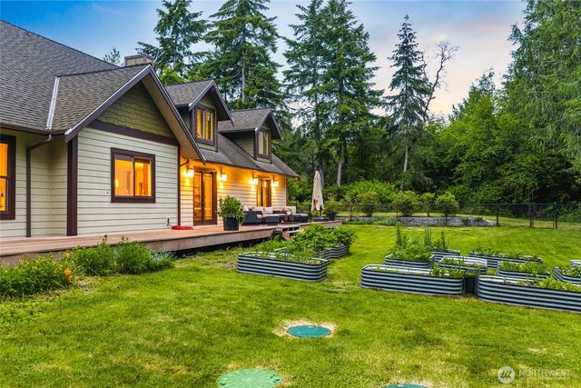 740 9th Avenue, Fox Island, WA 98333