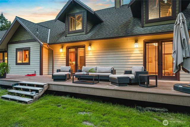740 9th Avenue, Fox Island, WA 98333