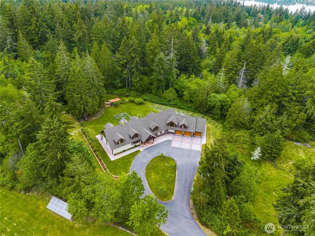 740 9th Avenue, Fox Island, WA 98333