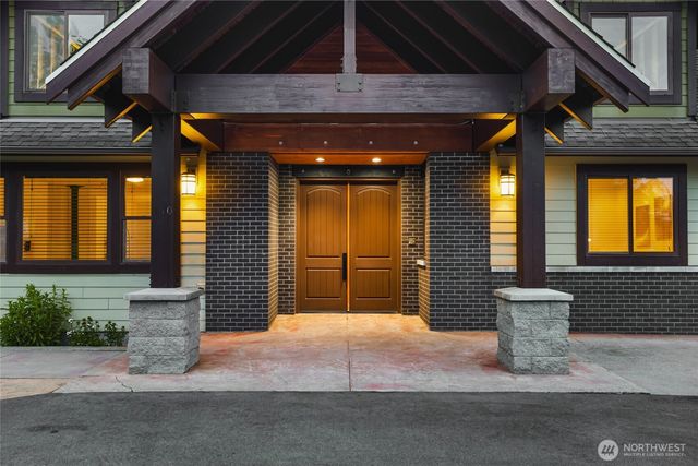 740 9th Avenue, Fox Island, WA 98333