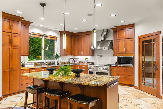 740 9th Avenue, Fox Island, WA 98333