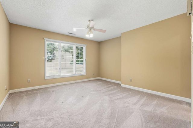 40 JOE LEE Drive, Sharpsburg, GA 30277