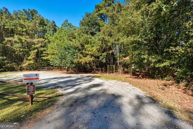 40 JOE LEE Drive, Sharpsburg, GA 30277