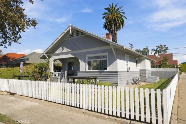 421 E Walnut, Santa Ana, CA 92701