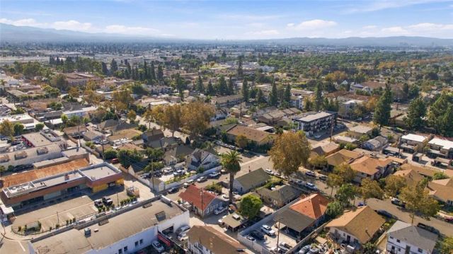 421 E Walnut, Santa Ana, CA 92701