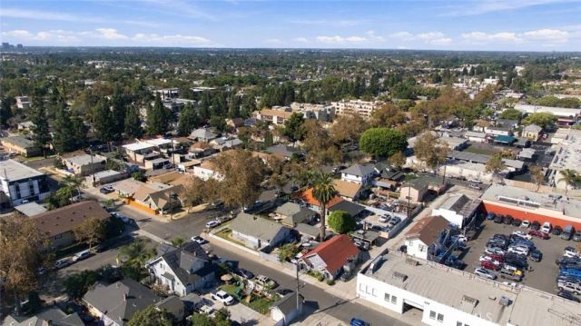 421 E Walnut, Santa Ana, CA 92701