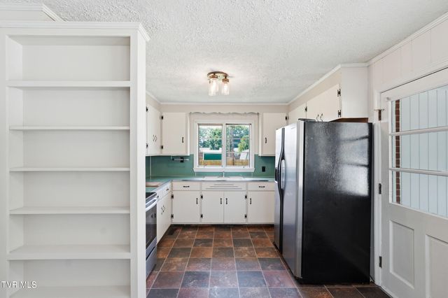 2209 Hermitage Drive, Kingsport, TN 37664