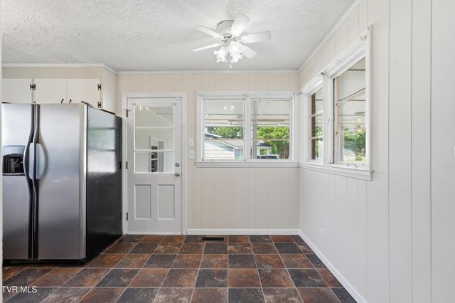 2209 Hermitage Drive, Kingsport, TN 37664