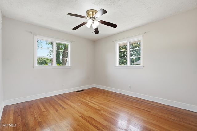 2209 Hermitage Drive, Kingsport, TN 37664