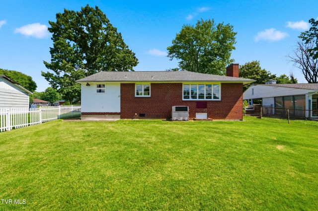 2209 Hermitage Drive, Kingsport, TN 37664