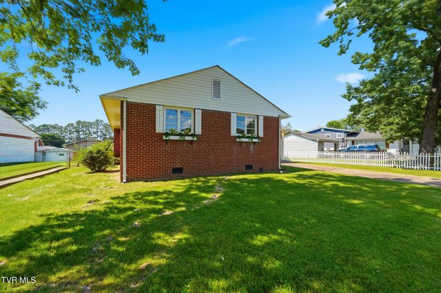 2209 Hermitage Drive, Kingsport, TN 37664
