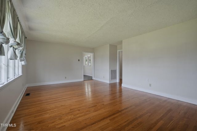 2209 Hermitage Drive, Kingsport, TN 37664