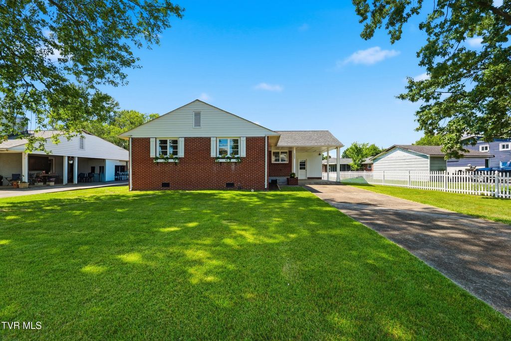 2209 Hermitage Drive, Kingsport, TN 37664