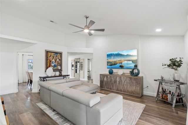 3925 WOODSFIELD COURT, Orlando, FL 32822