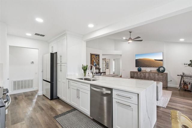 3925 WOODSFIELD COURT, Orlando, FL 32822