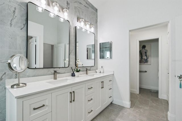 3925 WOODSFIELD COURT, Orlando, FL 32822