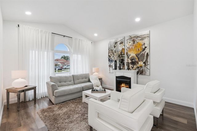 3925 WOODSFIELD COURT, Orlando, FL 32822